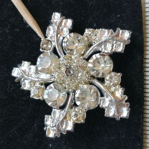 Brooch Rhinestone Vintage Brooch